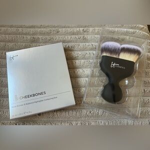 IT Cosmetics Radiance Highlighter Contouring Duo with Brush, NEW